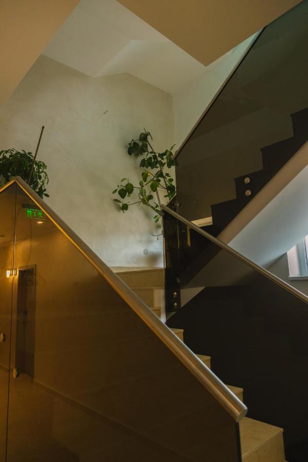 Sub Cetate Hotel ริชนอฟ ภายนอก รูปภาพ